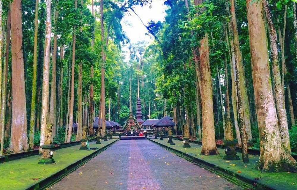Wooden Cabin in Jimbaran at Sangeh Monkey Forest