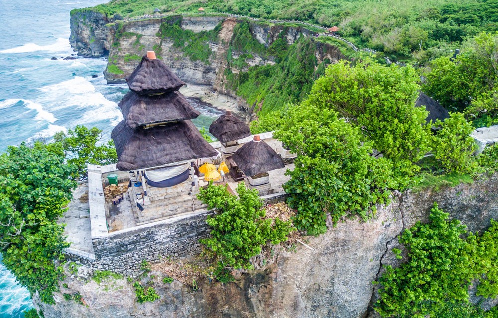 Wooden Cabin in Jimbaran at Uluwatu Temple