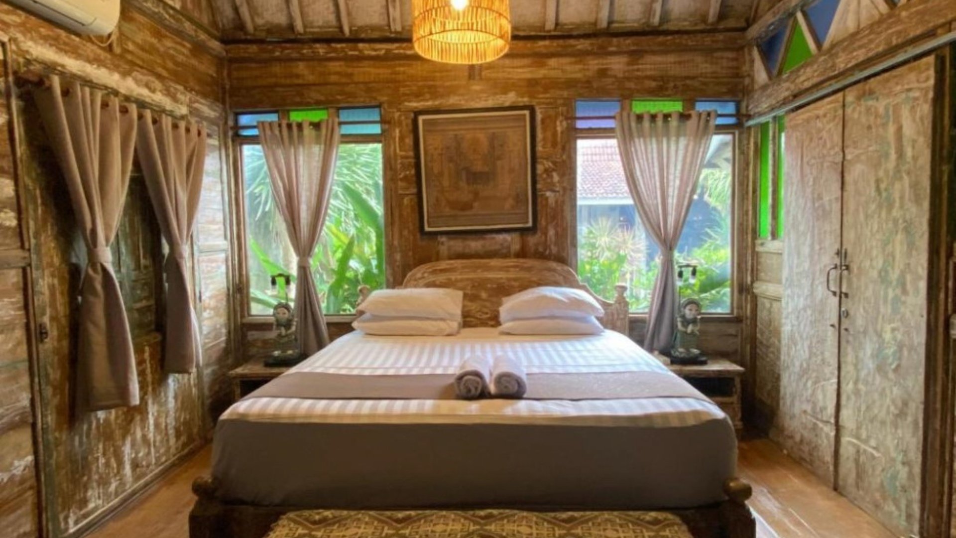 Wooden Cabin in Jimbaran